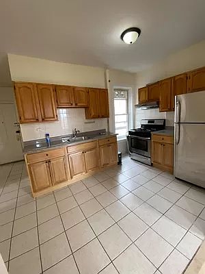 5th image of 1404 67th St #B3