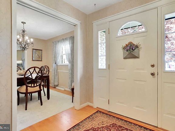 3rd image of 17803 Red Oak Dr