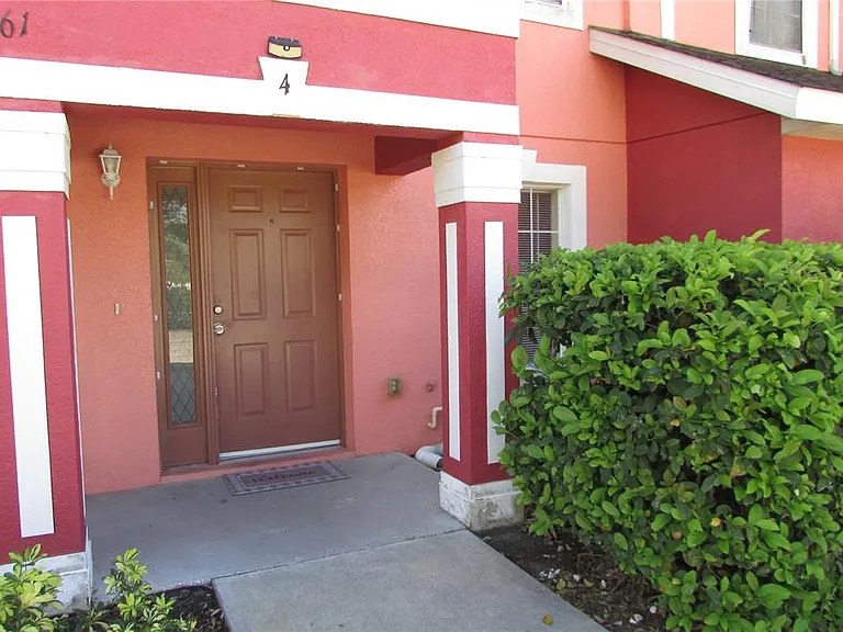 261 Autumn Ln #4 — Photo 3