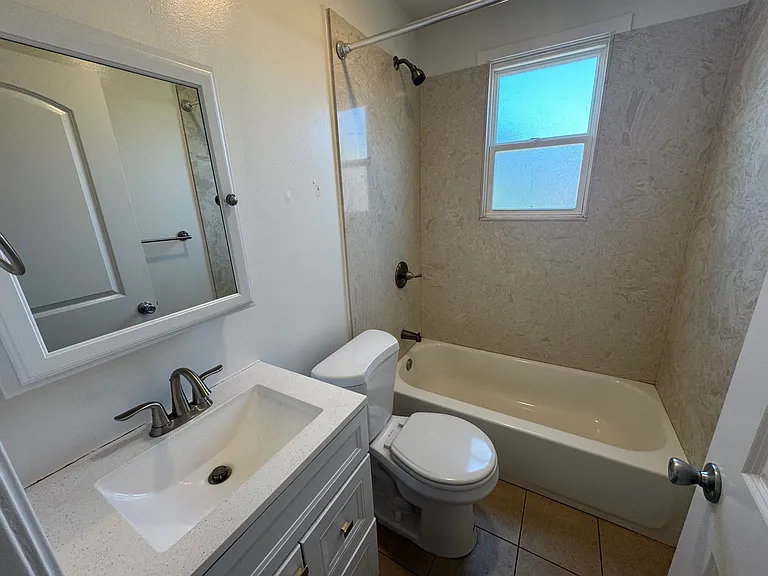 336 Lincoln Ave #B — Photo 7