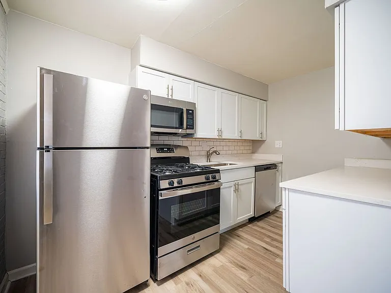 35 Euclid Ave #B — Photo 4