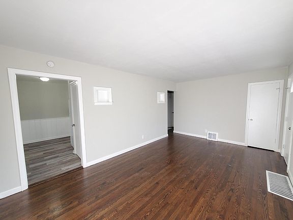 2nd image of 7103 Tracy Ave