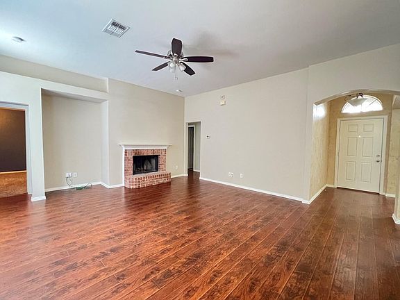 3rd image of 1815 Lake Texoma Cir