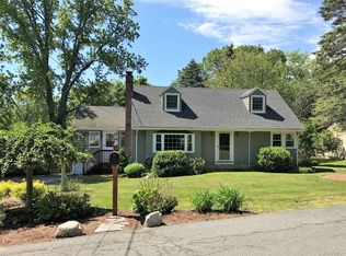 16 Cedar St, North Reading, MA 01864