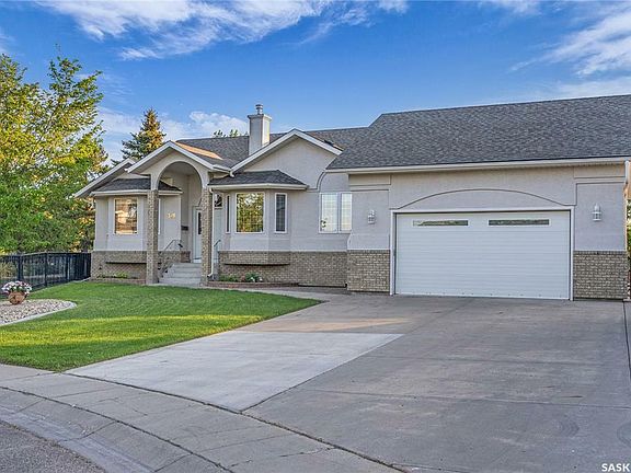 2nd image of 319 Brookmore Cres