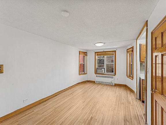 3rd image of 33-35 81st St APT 4A