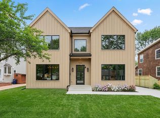 944 Rosemary Ter, Deerfield, IL 60015