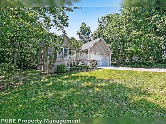 2nd image of 52 E Boxwood Dr SE