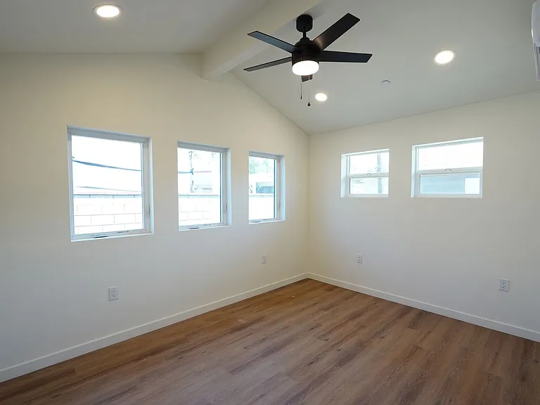 4805 Charlotte Way — Photo 81