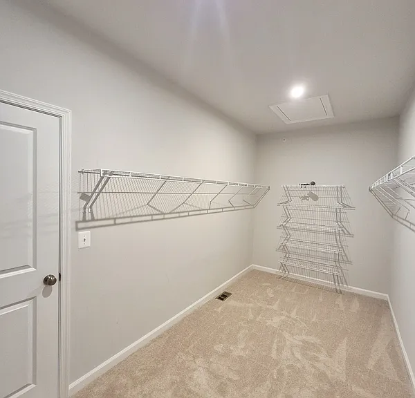 648 Brookwood Glen Ter #B — Photo 32