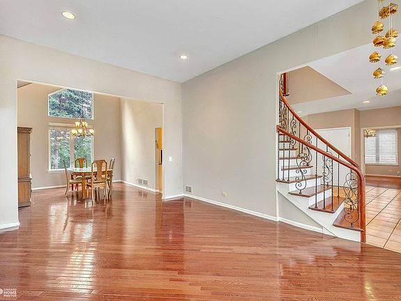 3rd image of 2522 Steven Ln