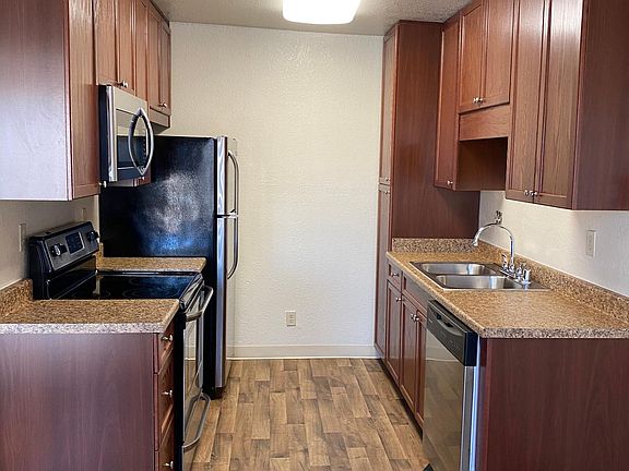 2nd image of 1905 E Grand Ave APT 14