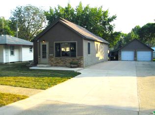 1010 5th St, Sheldon, IA 51201