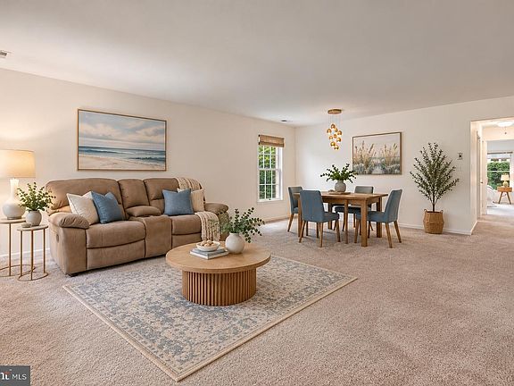 4th image of 903 Yardarm Ln