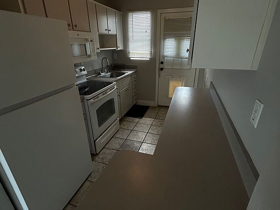 4th image of 31 Cypress Cir #A