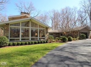 245 Whiting Pond Rd, Fairfield, CT 06824