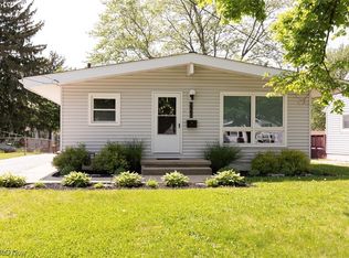 550 High Grove Blvd, Akron, OH 44312