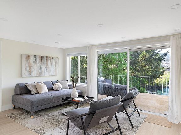 3rd image of 1055 Trillium Rd