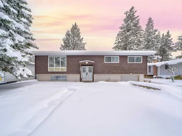 7709 S 29th Ave, Crowsnest Pass, AB T0K 0M0