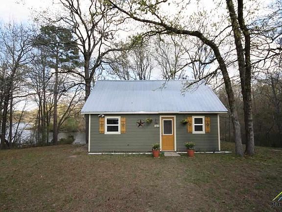 4th image of 160 Pine Ct