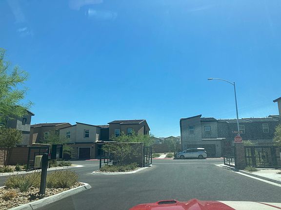 3rd image of 9922 Apricot Hills St