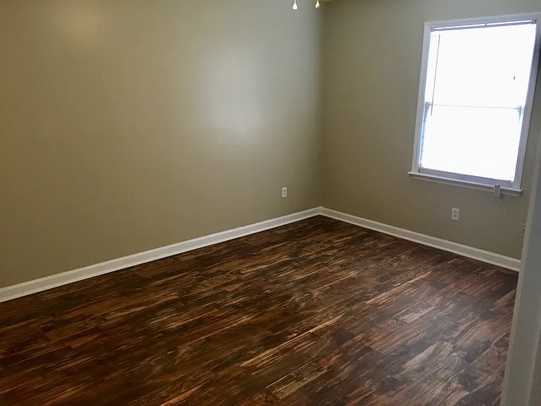 1502 Medland Dr — Photo 9