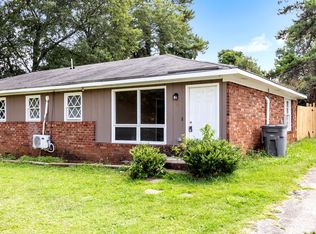 8 Cherokee Dr, Greenville, SC 29615