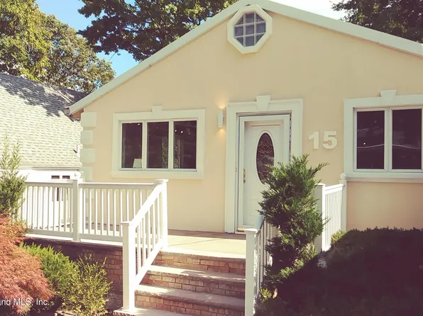 15 Holly St, Staten Island, NY 10304