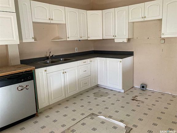 2nd image of 716 Peters Ave