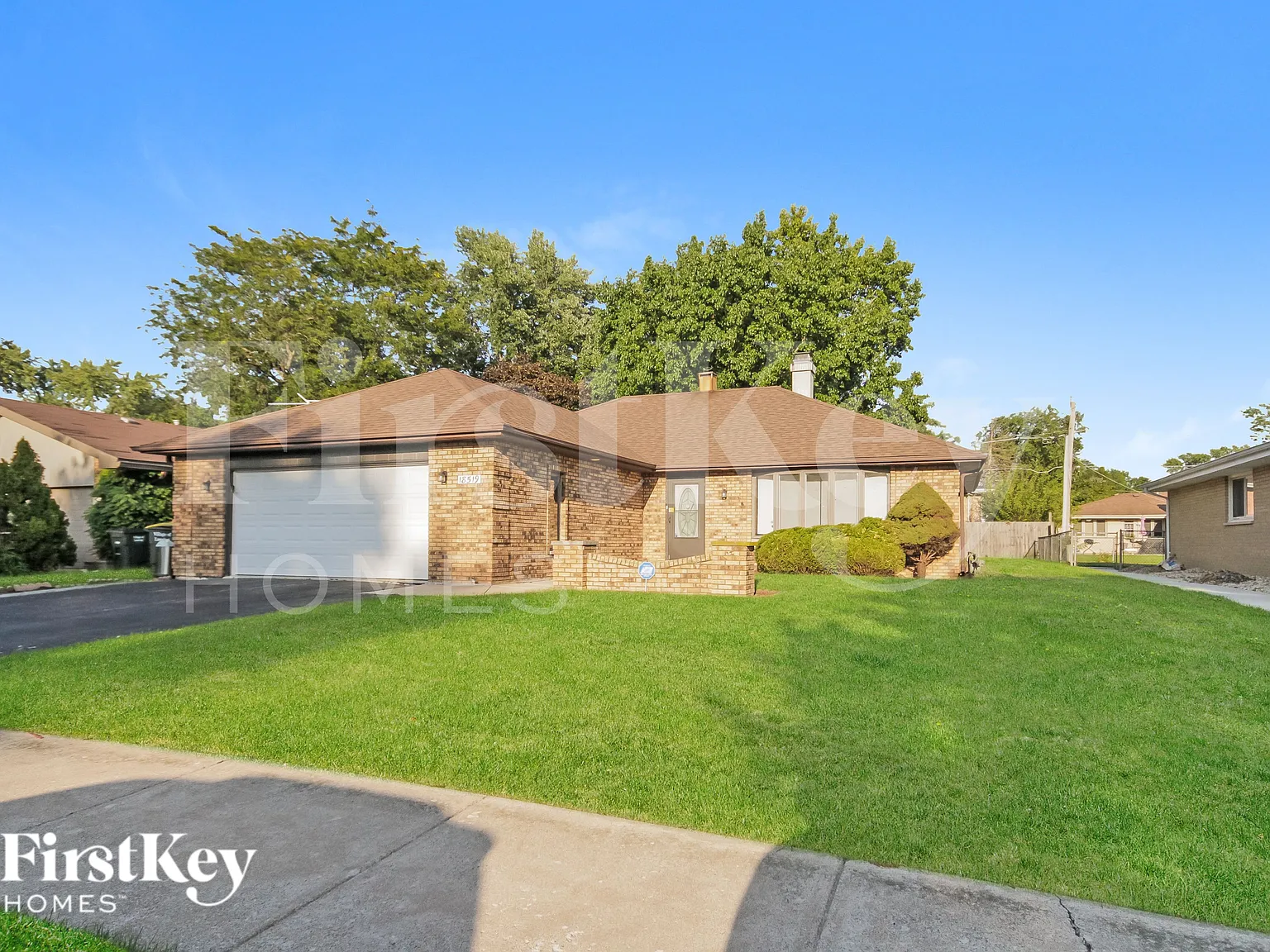 3 bed, 1.5 bath, 1520 sqft, $2,610 — Photo 2