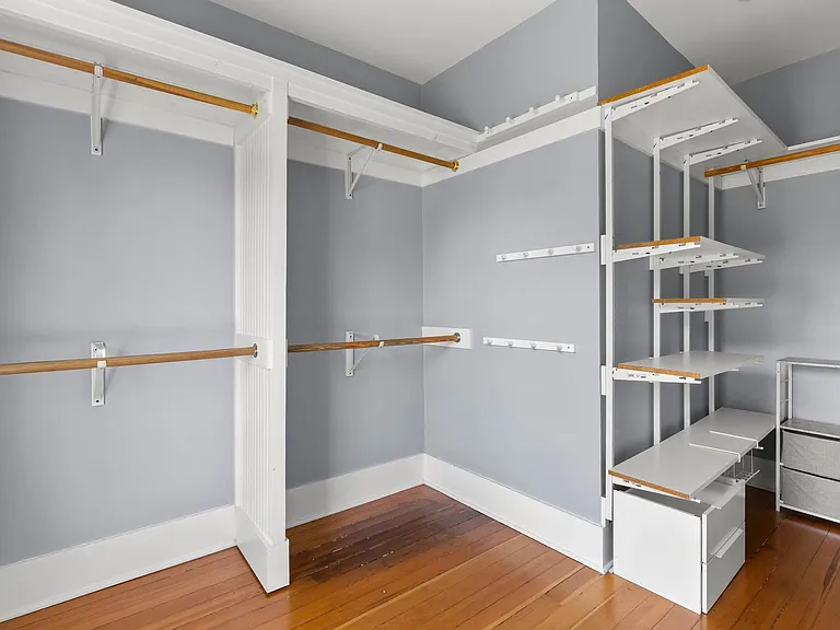 2047 N Sumner St — Photo 19