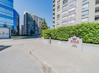5765 Yonge St #PENTHOUSE 504, Toronto, ON M2M4H9