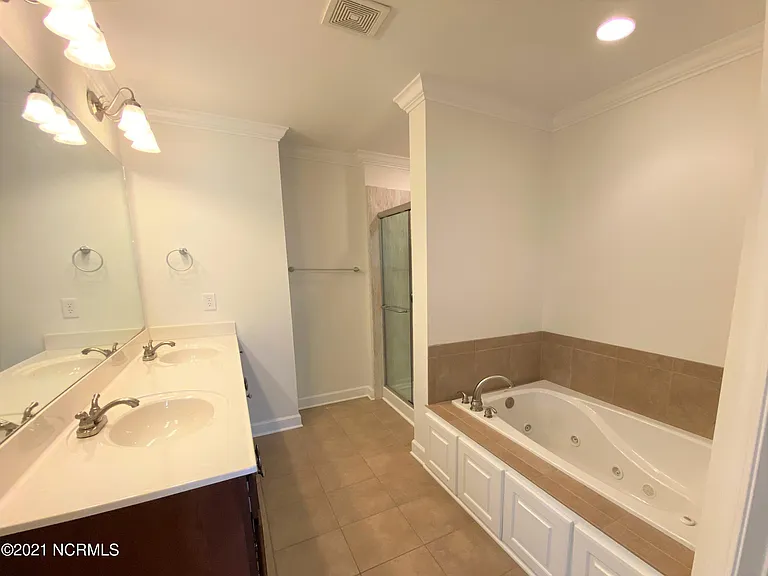 2059 A Cambria Dr — Photo 15