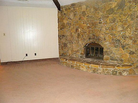 3rd image of 132 Mantlebrook Dr