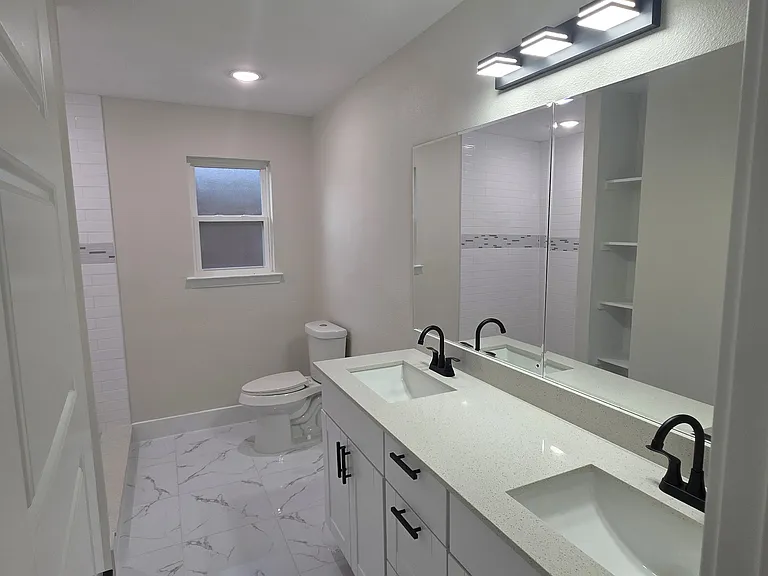1900 Hillcrest Dr — Photo 6