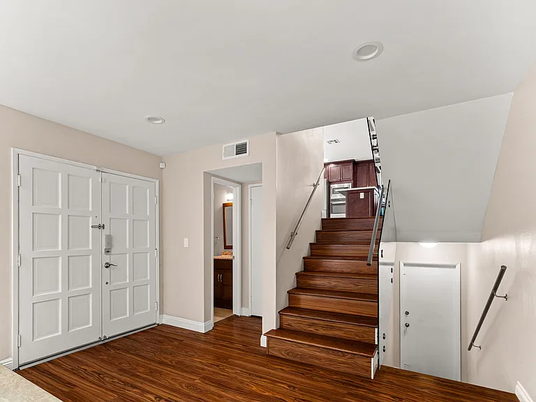 3751 Prestwick Dr — Photo 11