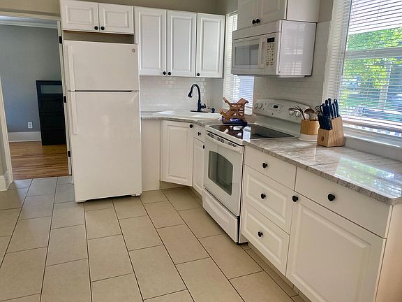 4th image of 6708 N Dixon Ave