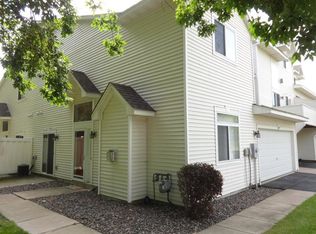 9007 Sawgrass Gln, Maple Grove, MN 55311