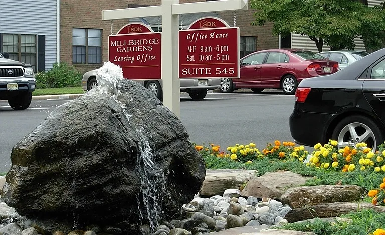 Millbridge Gardens — Photo 11