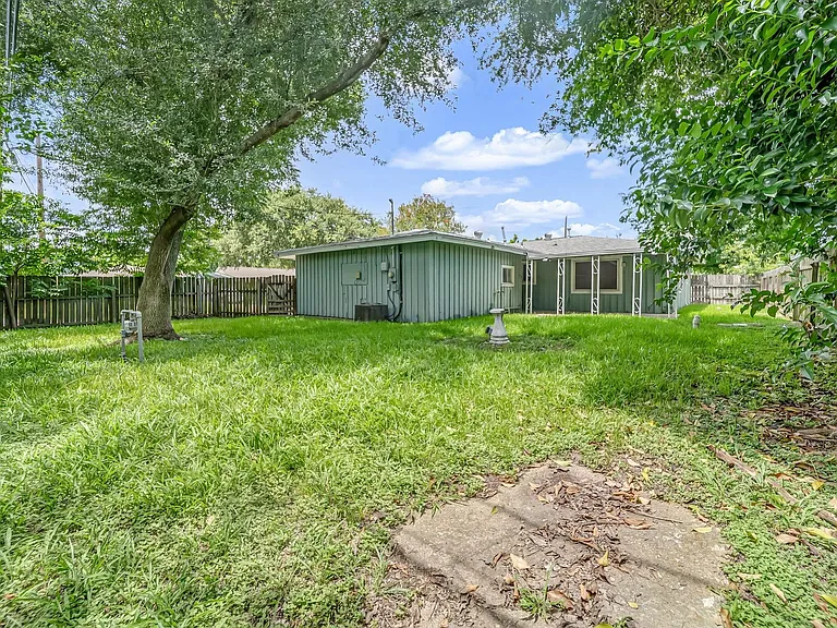 3702 Malone Dr — Photo 27