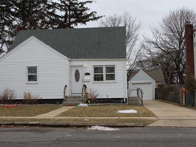 14 Francine Ave, Amityville, NY, 11701