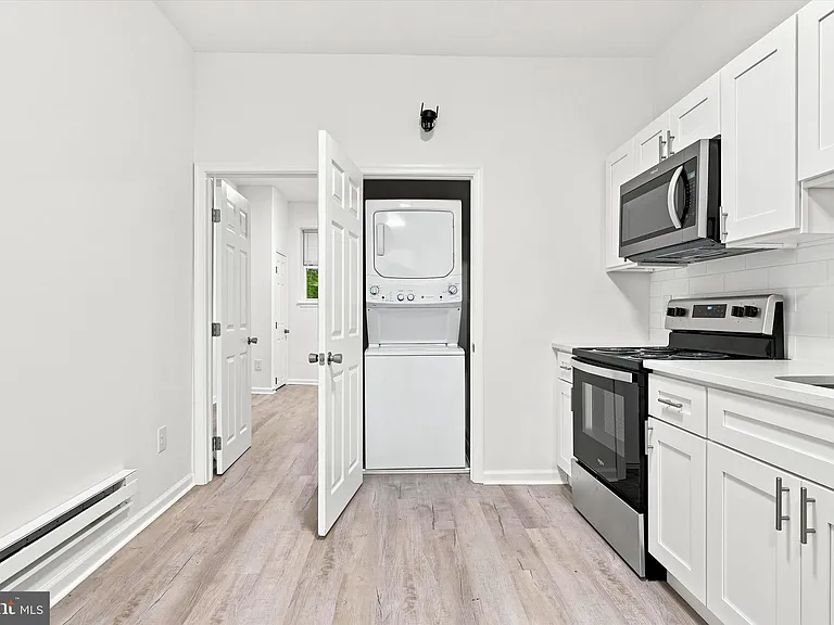 3238 N Woodstock St — Photo 1