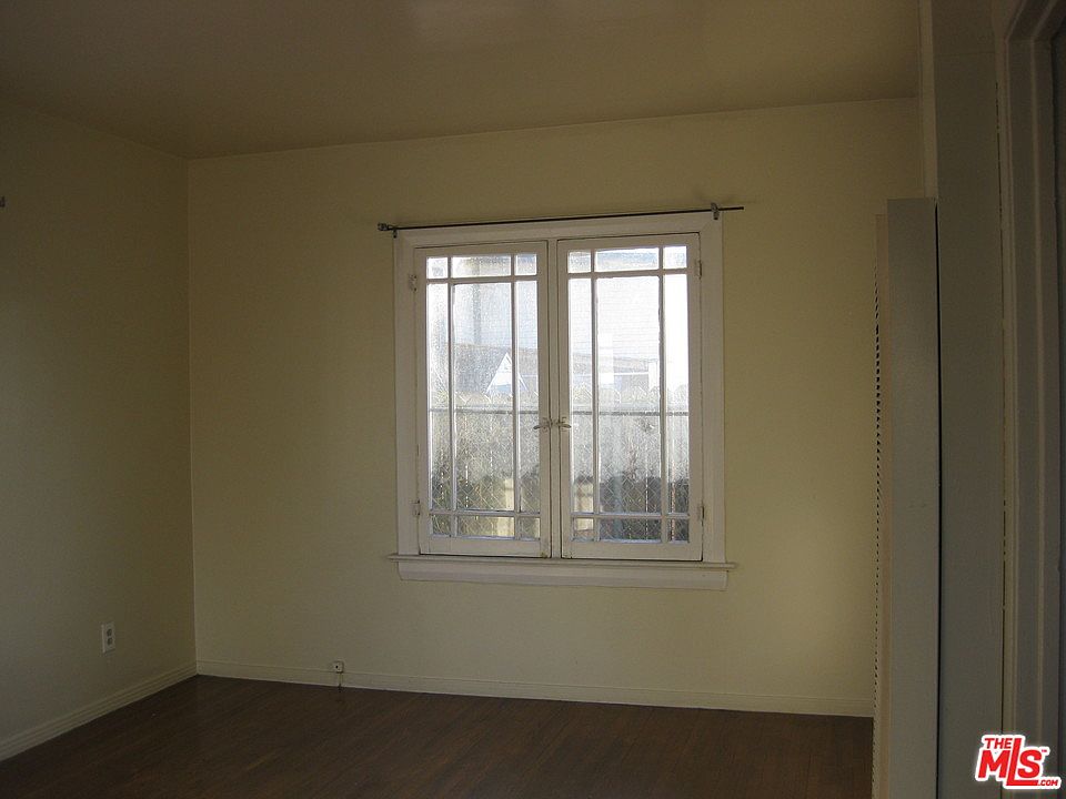 2nd image of 1497 1/2 W 27th St