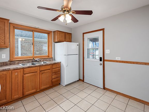 5th image of 7518 W Forest Preserve Ave