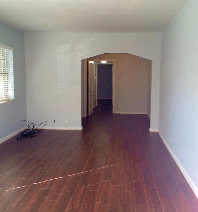 1st image of 338 Hillman Ave