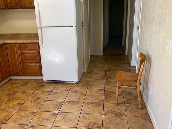 2nd image of 5 Belle Ave #B