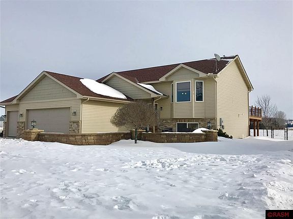 2nd image of 601 Farmers Pl