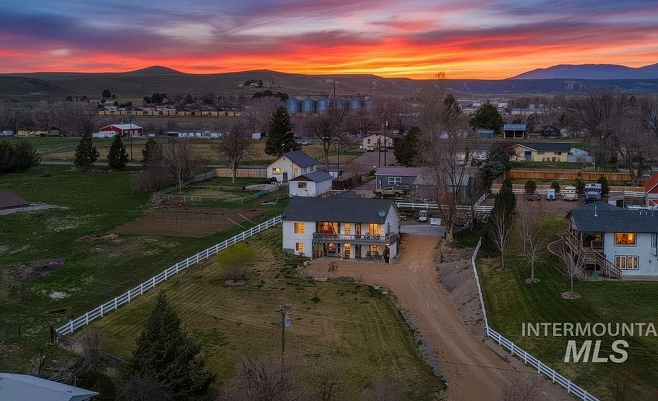 1st image of 803 S Boise St