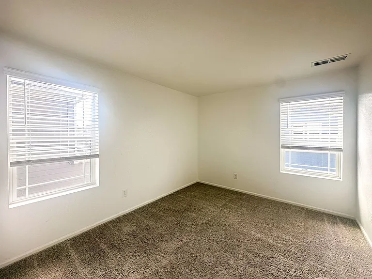 17430 Pacific Peak Cir — Photo 46