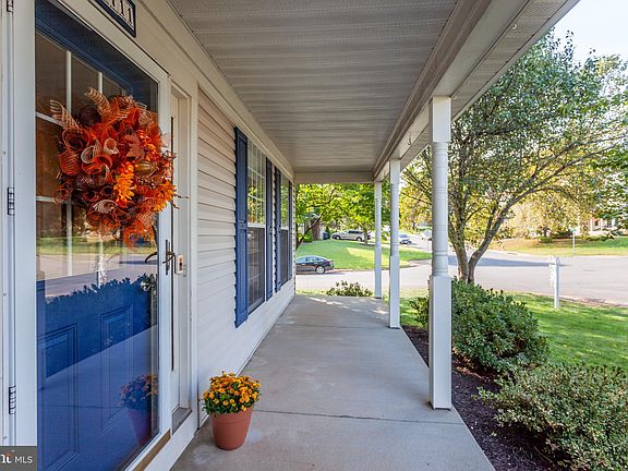 5th image of 10711 Concerto Ct
